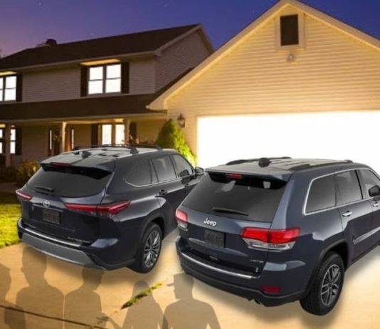 A 2021 Jeep Grand Cherokee L vs 2021 Toyota Highlander comparison is taking place in the driveway of a house.